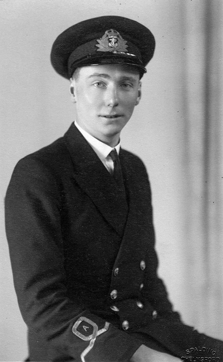 Sub-Lieutenant (A) Richard Frank TOWNEND (1936) - Photo: courtesy of Helen Thornton, Townend’s niece Sub-Lieutenant (A) Richard Frank TOWNEND (1936) - Photo: courtesy of Helen Thornton, Townend’s niece